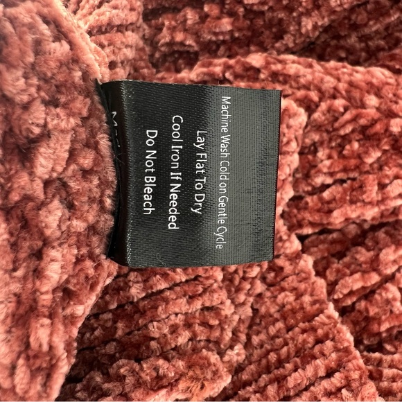 POL Sweater Vest Womens Faded Burgundy V-Neck Distressed Look Soft Feel NWOT - Picture 13 of 16